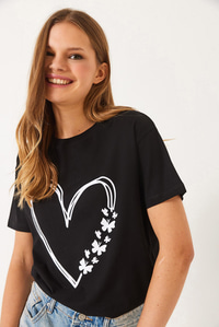 Bisiklet Yaka Kelebek Kalp Baskılı Kısa Kollu T-Shirt 60602020 - Siyah