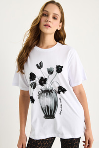 Bisiklet Yaka Kısa Kollu Çiçek Baskılı Pul Detaylı T-Shirt 60602021 - Beyaz T-SHİRT modelleri