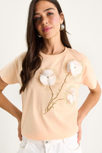 Bisiklet Yaka Kısa Kollu Nakışlı Kabartma Aksesuarlı T-Shirt 60602024 - Yavru Ağzı