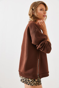 Bisiklet Yaka Şardonlu Fermuar Detaylı Basic Sweatshirt 60251796 - Kahverengi SWEATSHİRT modelleri