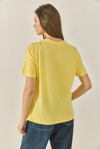 Cherry Lips Baskılı Taş Detaylı Normal Kalıp T-Shirt 4137 60283298 - Sarı