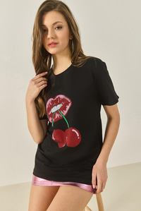 Cherry Lips Baskılı Taş Detaylı Normal Kalıp T-Shirt 4137 60283298 - Siyah