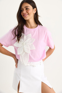 Çiçek Aksesuarlı Kısa Kollu Pamuklu T-Shirt 60602040 - Pembe