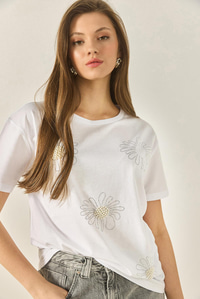Çiçek Motifli Taş Boncuk İşlemeli Normal Kalıp Pamuklu T-Shirt 8128 60283300 - Beyaz