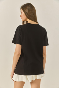 Çiçek Motifli Taş Boncuk İşlemeli Normal Kalıp Pamuklu T-Shirt 8128 60283300 - Siyah