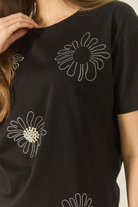 Çiçek Motifli Taş Boncuk İşlemeli Normal Kalıp Pamuklu T-Shirt 8128 60283300 - Siyah