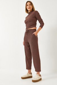 Crop Bluz ve Beli Lastikli Pantolonlu Alt Üst Takım 60261363 - Kahverengi