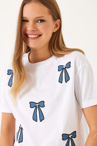 Fiyonk Nakışlı Boncuklu Kısa Kollu T-Shirt 60602013 - Beyaz