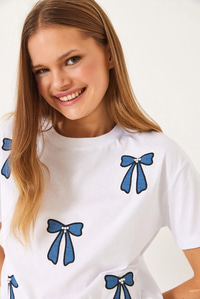 Fiyonk Nakışlı Boncuklu Kısa Kollu T-Shirt 60602013 - Beyaz