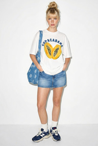 Kadın %100 Pamuk Bisiklet Yaka Papaya Baskılı Oversize T-Shirt ÖT261006 60286080 - Beyaz T-SHİRT modelleri