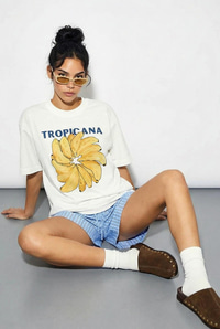 Kadın %100 Pamuk Bisiklet Yaka Tropicana Muz Baskılı Oversize T-Shirt ÖT261005 60286082 - Beyaz T-SHİRT modelleri
