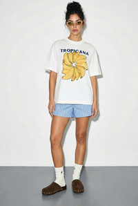 Kadın %100 Pamuk Bisiklet Yaka Tropicana Muz Baskılı Oversize T-Shirt ÖT261005 60286082 - Beyaz T-SHİRT modelleri