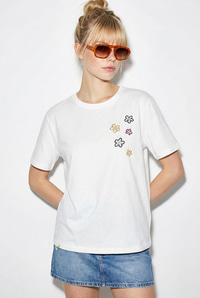 Kadın %100 Pamuk El İşi Çiçek Nakış Detaylı Premium Tasarım T-Shirt 1005 60282050 - Beyaz T-SHİRT modelleri