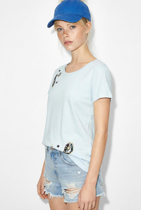 Kadın %100 Pamuk El İşi Nakış Detaylı Premium Tasarım T-Shirt 1006 60282052 - Bebe Mavisi T-SHİRT modelleri