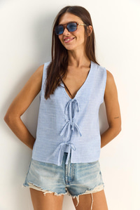 Kadın %100 Pamuk Kalın Askılı Önden Bağlama Detaylı Çizgili Peplum Bluz 60282045 - Beyaz-Lacivert BLUZ modelleri