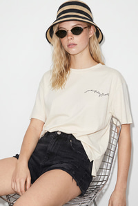 Kadın %100 Pamuk Minimal Baskı Detaylı Oversize T-Shirt 60382632 - Ekru T-SHİRT modelleri