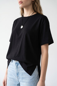 Kadın %100 Pamuk Oversize Bisiklet Yaka Yan Yırtmaçlı Basic T-Shirt 60382625 - Siyah T-SHİRT modelleri