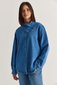 Kadın Asimetrik Yaka Düğmeli Oversize Denim Gömlek 2706 60286618 - Açık Mavi GÖMLEK modelleri
