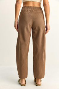 Kadın Beli Lastikli Cep Detaylı Havuç Kesim Keten Pantolon 7750 60286110 - Cappuccino PANTOLON modelleri