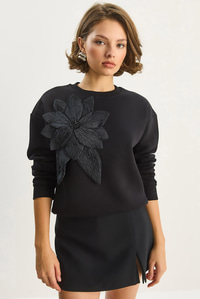 Kadın Bisiklet Yaka Çiçek Aksesuarlı Üç İplik Şardonlu Sweatshirt 60601043 - Siyah SWEATSHİRT modelleri