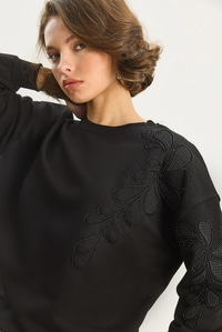 Kadın Bisiklet Yaka Çiçek Nakış ve Boncuk İşlemeli Sweatshirt 1562 60283633 - Siyah SWEATSHİRT modelleri