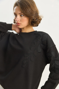 Kadın Bisiklet Yaka Çiçek Nakış ve Boncuk İşlemeli Sweatshirt 1562 60283633 - Siyah SWEATSHİRT modelleri
