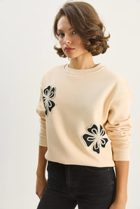 Kadın Bisiklet Yaka Çiçek Nakışlı Üç İplik Şardonlu Sweatshirt 60601045 - Bej SWEATSHİRT modelleri