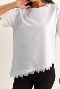Kadın Bisiklet Yaka Dantel Detaylı Asimetrik Kesim Oversize T-Shirt 2224 60286124 - Beyaz T-SHİRT modelleri
