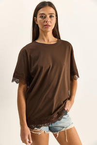 Kadın Bisiklet Yaka Dantel Detaylı Oversize T-Shirt 2134 60286120 - Kahverengi T-SHİRT modelleri