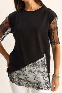 Kadın Bisiklet Yaka Dantel Garnili Asimetrik Kesim Relaxed Fit T-Shirt 2225 60286125 - Siyah T-SHİRT modelleri