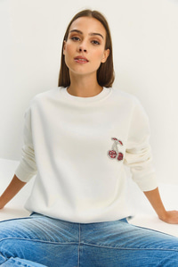 Kadın Bisiklet Yaka Kiraz Taş İşlemeli Üç İplik Şardonlu Sweatshirt 60601047 - Beyaz SWEATSHİRT modelleri