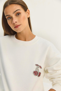 Kadın Bisiklet Yaka Kiraz Taş İşlemeli Üç İplik Şardonlu Sweatshirt 60601047 - Beyaz SWEATSHİRT modelleri