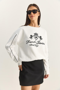 Kadın Bisiklet Yaka Nakış İşlemeli Üç İplik Şardonlu Sweatshirt 60601049 - Ekru SWEATSHİRT modelleri