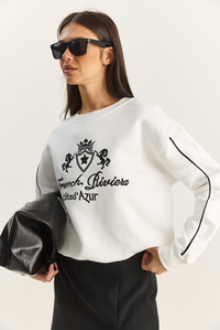 Kadın Bisiklet Yaka Nakış İşlemeli Üç İplik Şardonlu Sweatshirt 60601049 - Ekru SWEATSHİRT modelleri