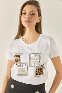 Kadın Bisiklet Yaka Taş Baskılı Leopar Detaylı Normal Kalıp Pamuklu T-Shirt 1844 60283286 - Beyaz