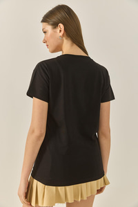 Kadın Bsisiklet Yaka Kısa Kollu Taş Baskılı Leopar Detaylı Normal Kalıp T-Shirt 1631 60283280 - Siyah