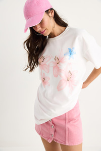 Kadın Çiçek Desenli Bisiklet Yaka Pamuklu Oversize T-Shirt 60283397 - Beyaz