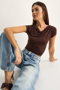 Kadın Degaje Yaka Drapeli Crop Bluz 2343 60286200 - Acı Kahve BLUZ modelleri