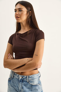 Kadın Degaje Yaka Drapeli Crop Bluz 2343 60286200 - Acı Kahve BLUZ modelleri
