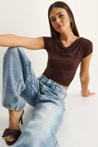 Kadın Degaje Yaka Drapeli Crop Bluz 2343 60286200 - Acı Kahve BLUZ modelleri