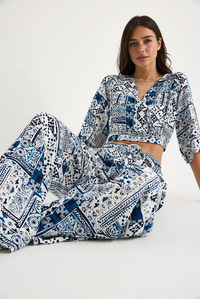 Kadın Desenli Crop Bluz Pantolon Takım 3052 60283353 - Beyaz-İndigo