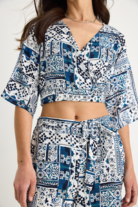 Kadın Desenli Crop Bluz Pantolon Takım 3052 60283353 - Beyaz-İndigo