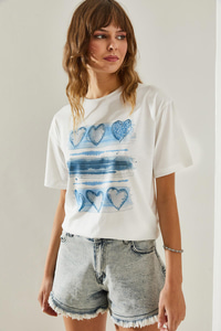 Kadın Dijital Kalp Baskılı Kısa Kollu T-Shirt 60251384 - Mavi T-SHİRT modelleri