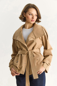 Kadın Dik Yaka Kuşak Detaylı Astarlı Oversize Kısa Trençkot 26-004 60283556 - Camel DIŞ GİYİM modelleri