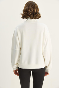 Kadın Dik Yaka Yarım Fermuarlı Cep Detaylı Oversize Modal Sweatshirt 60601053 - Ekru SWEATSHİRT modelleri