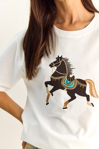 Kadın Figürlü Nakış ve Boncuk Detaylı Oversize T-Shirt 2222 60286121 - Beyaz T-SHİRT modelleri