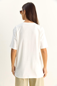 Kadın Figürlü Nakış ve Boncuk Detaylı Oversize T-Shirt 2222 60286121 - Beyaz T-SHİRT modelleri