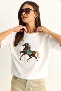 Kadın Figürlü Nakış ve Boncuk Detaylı Oversize T-Shirt 2222 60286121 - Beyaz T-SHİRT modelleri