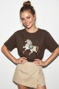 Kadın Figürlü Nakış ve Boncuk Detaylı Oversize T-Shirt 2222 60286121 - Kahverengi T-SHİRT modelleri