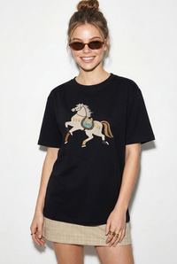 Kadın Figürlü Nakış ve Boncuk Detaylı Oversize T-Shirt 2222 60286121 - Siyah T-SHİRT modelleri